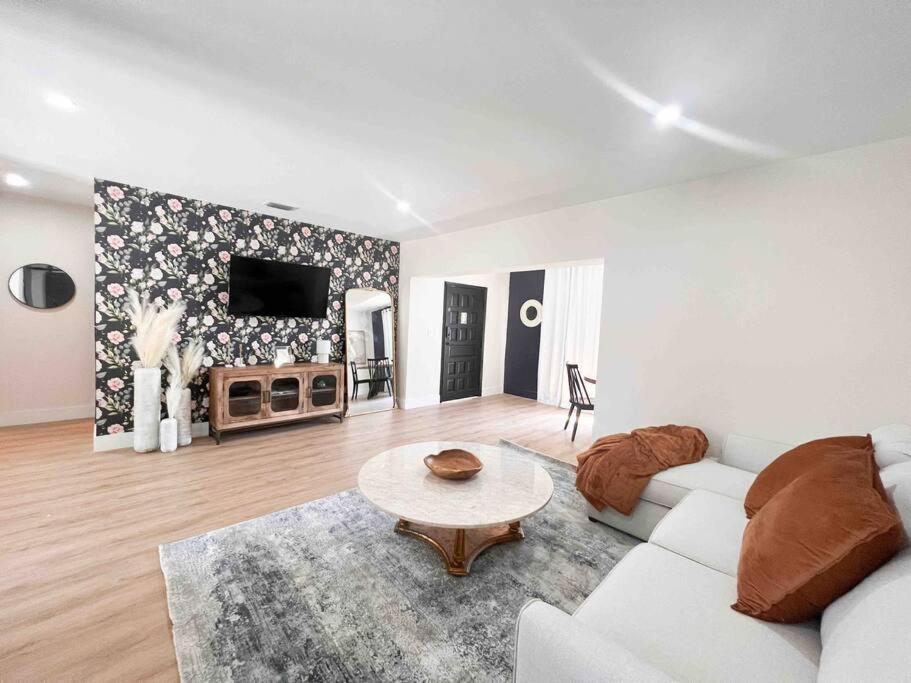 New Miami Home, Pool Near Airport And Beaches, King Bed Extérieur photo
